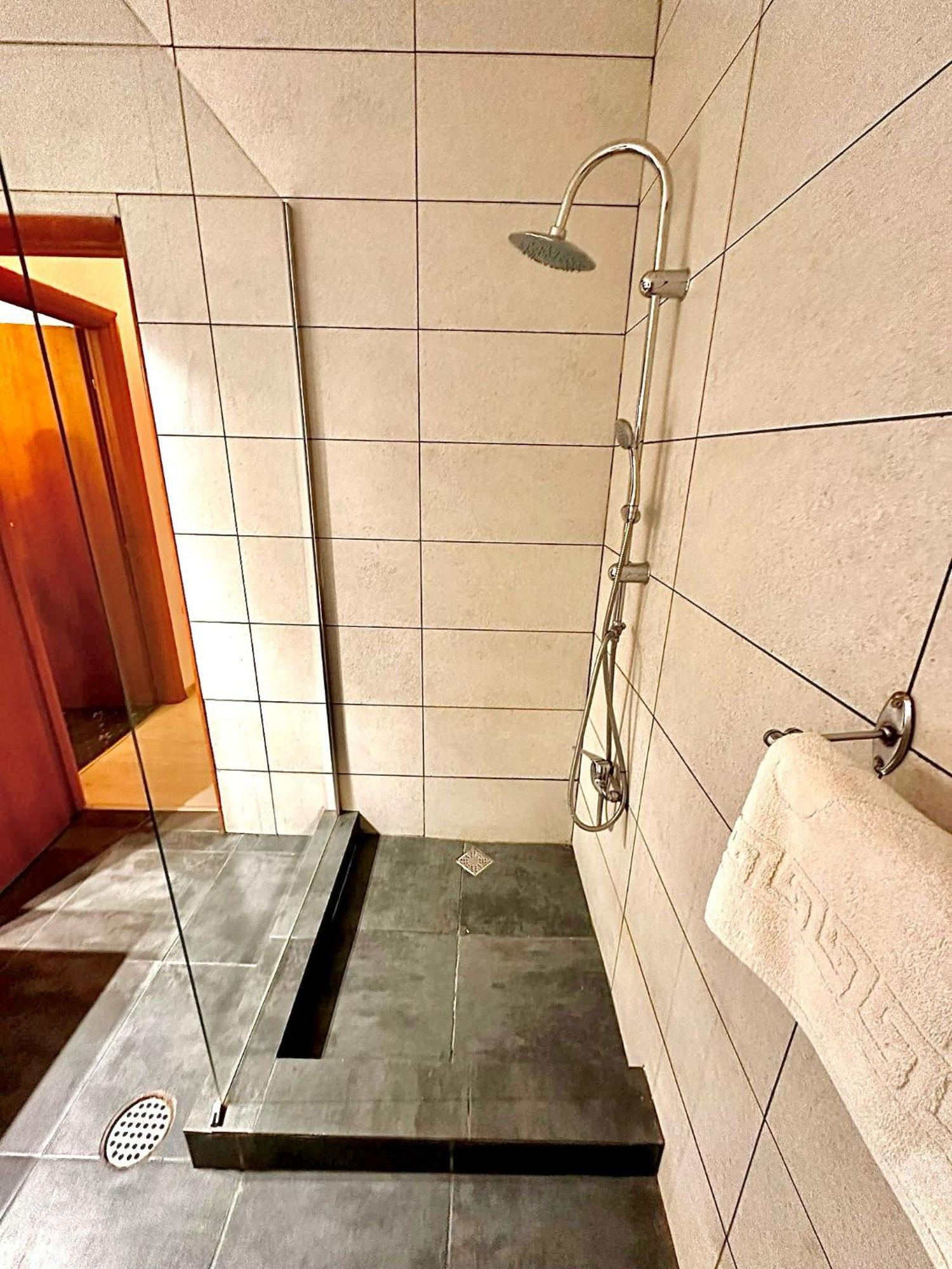 Hotel Green House 크라이오바 외부 사진