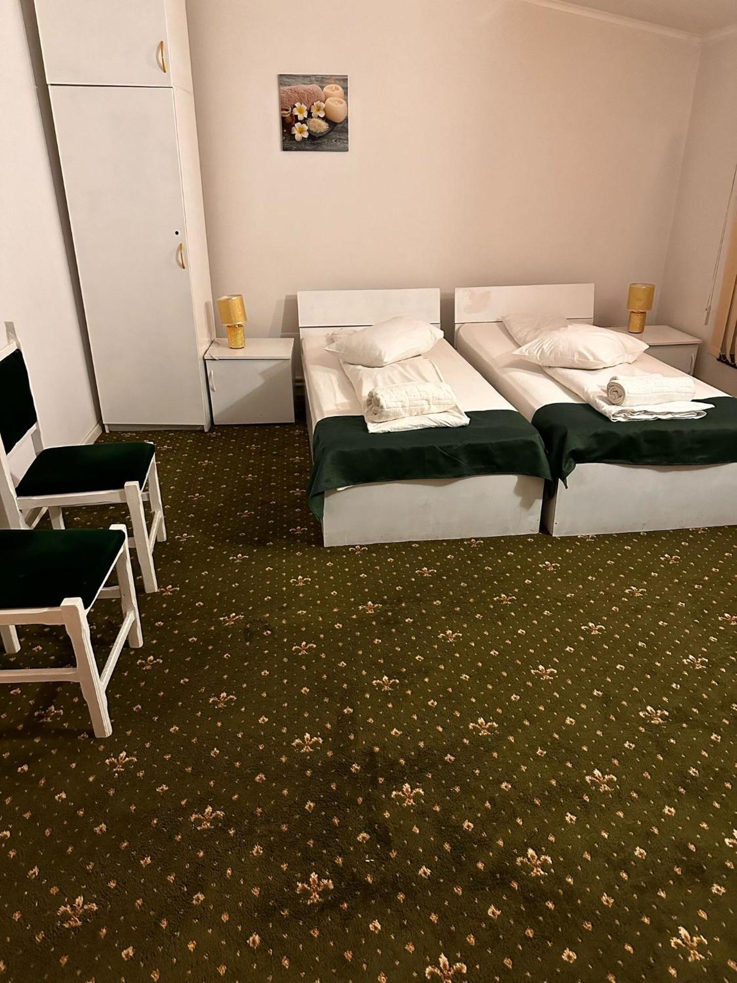 Hotel Green House 크라이오바 외부 사진