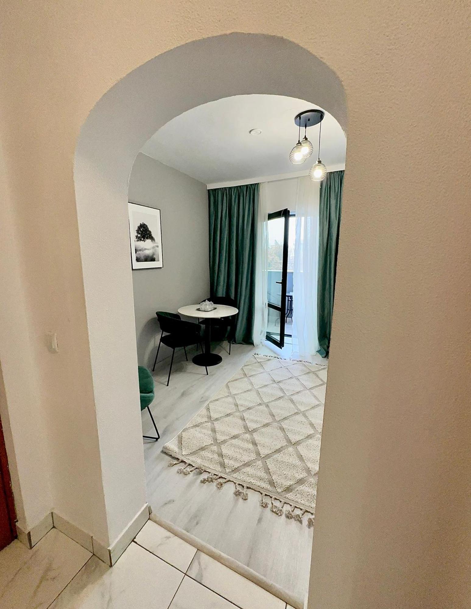 Hotel Green House 크라이오바 외부 사진