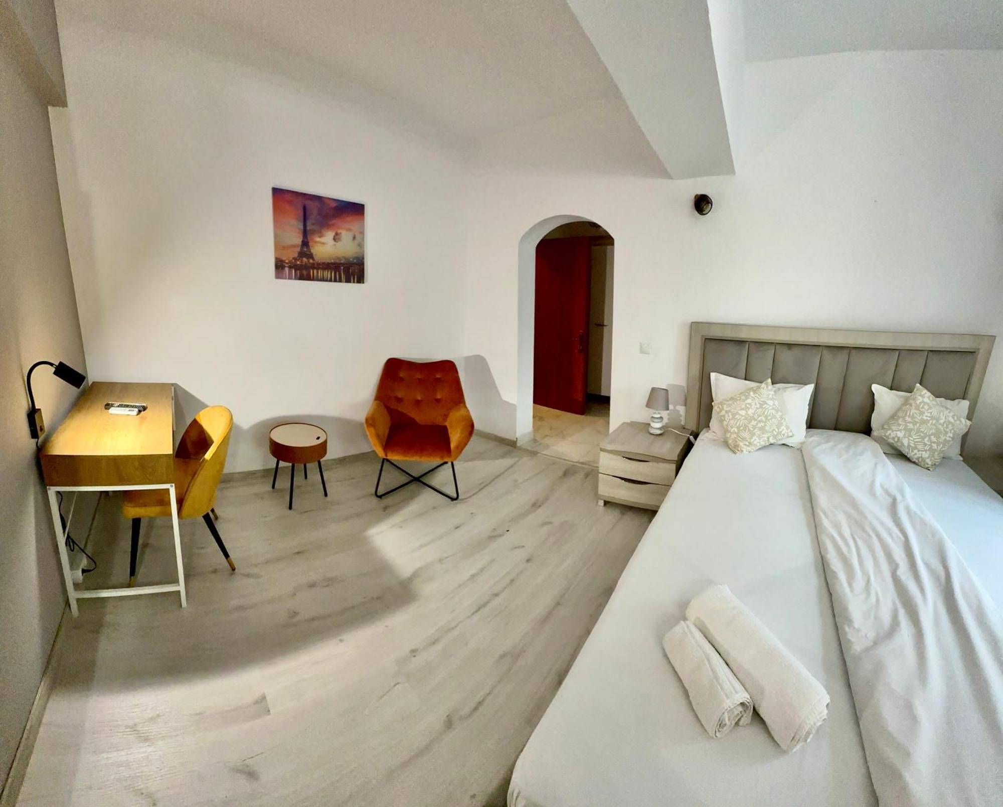 Hotel Green House 크라이오바 외부 사진
